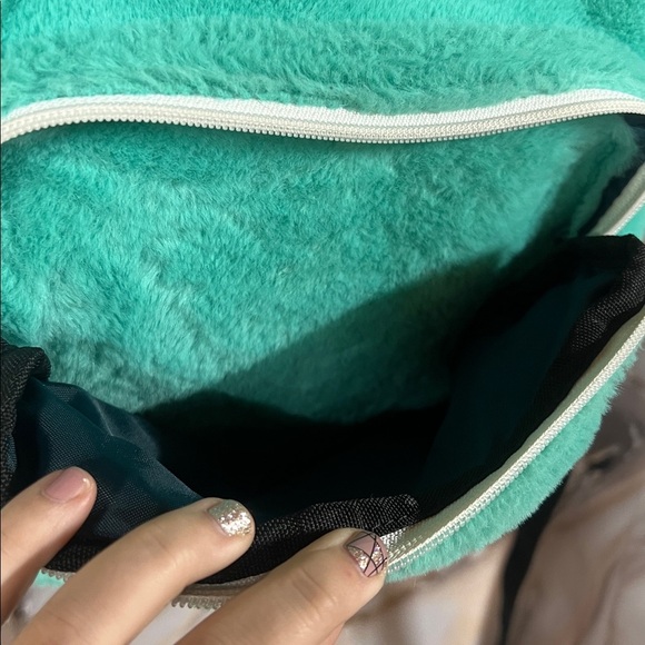 Kavu fuzz cub faux fur fuzzy backpack book bag tealish green - Picture 5 of 7
